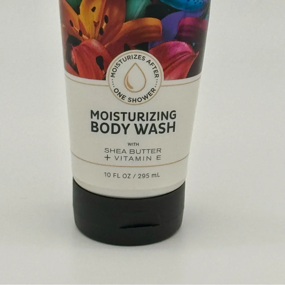 Bath & Body Works Tropidelic Moisturizing Body Wash NWT